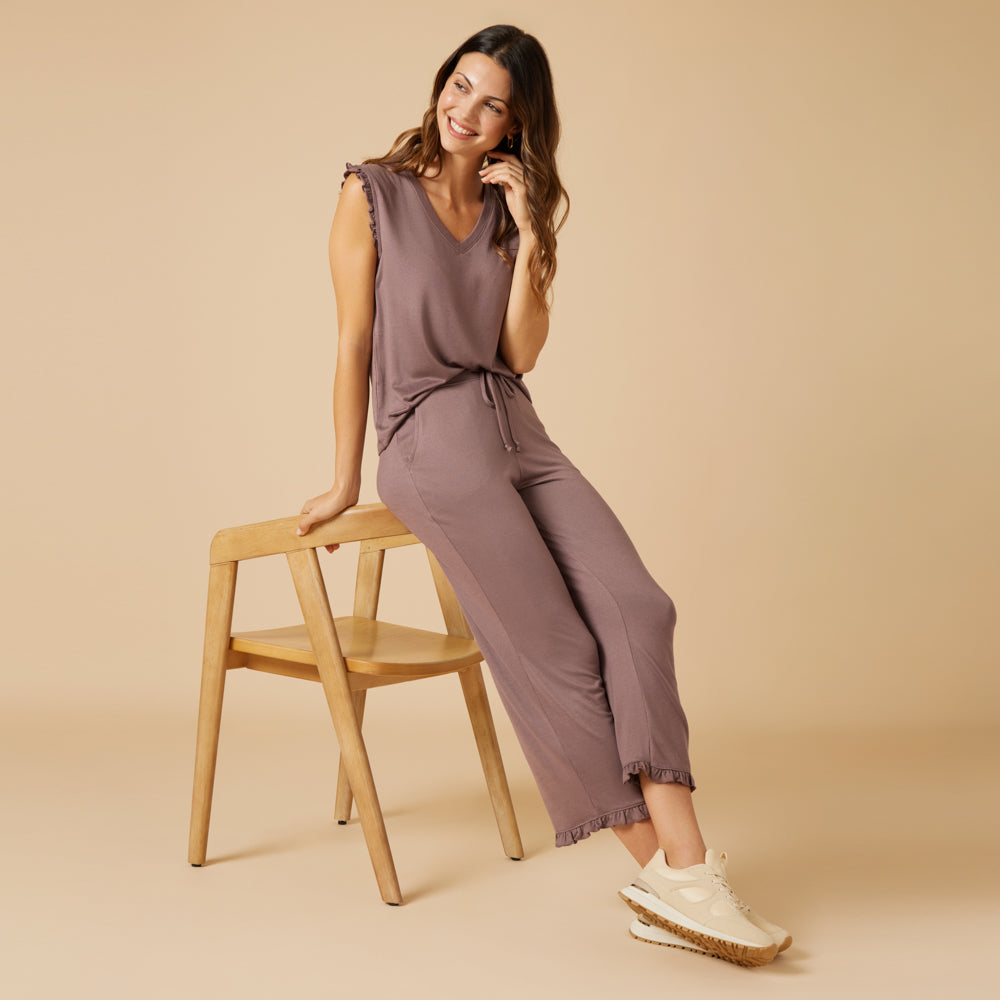 Dream Ruffle V-neck with Cropped Pant