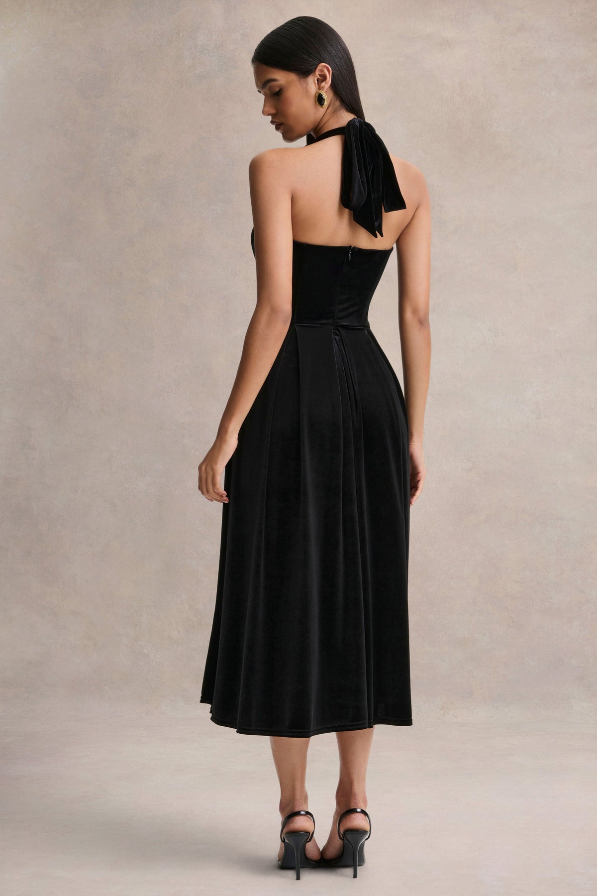Esmeray | Black Velvet Sweetheart-Neck Midi Dress