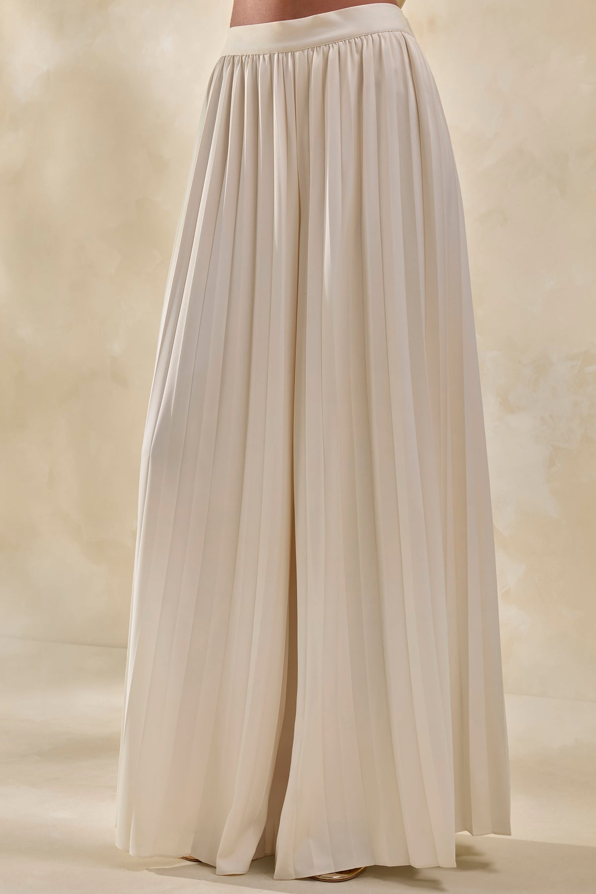 Lerenza | Cream Satin Wide-Leg Pleated Trousers