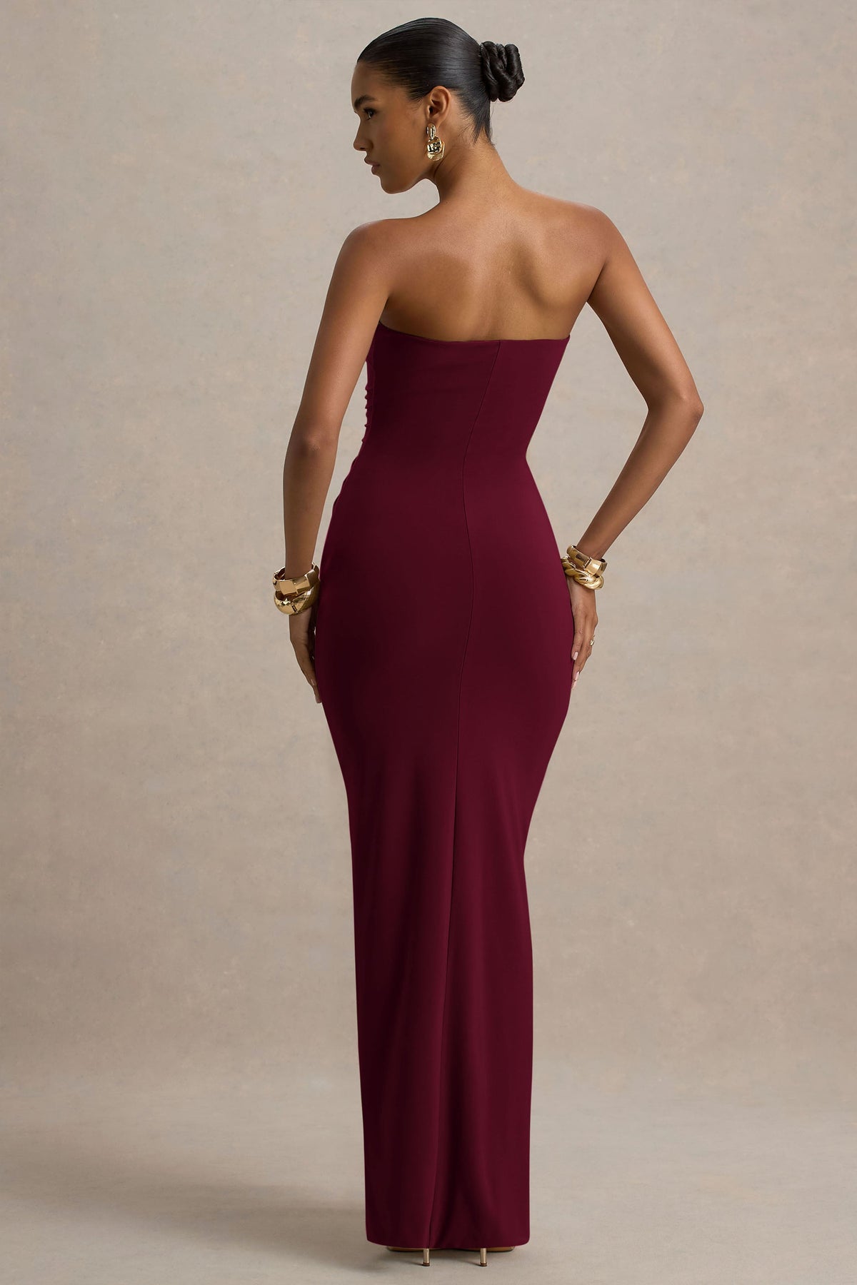 Ali | Burgundy Jersey Sweetheart Maxi Dress With Gathered Detailing And Sash
